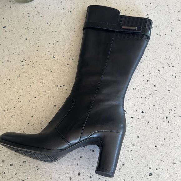 Ecco Women’s Size 40 Black Leather Knee-High Boots Heeled Sleek Comfortable EUC - Picture 14 of 15